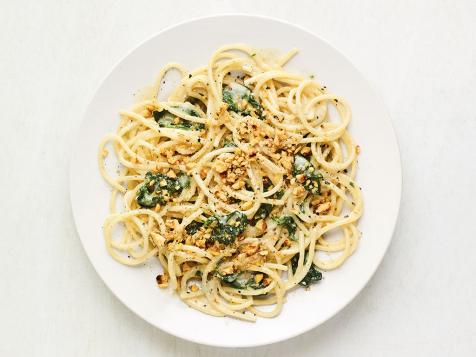 Gorgonzola Pasta with Spinach and Walnuts