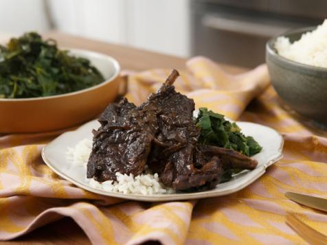 Denningvleis (Sweet-and-Sour Braised Lamb With Tamarind)