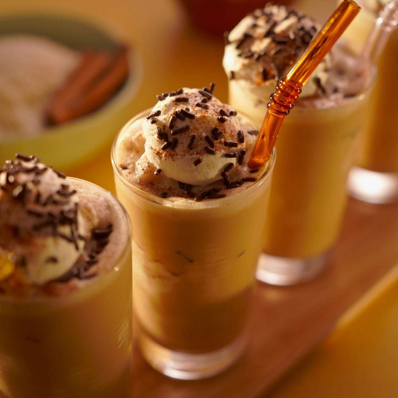 https://food.fnr.sndimg.com/content/dam/images/food/fullset/2021/04/26/0/MW802_Frozen-Horchata-Latte_s4x3.jpg.rend.hgtvcom.1280.1280.suffix/1619446653569.jpeg