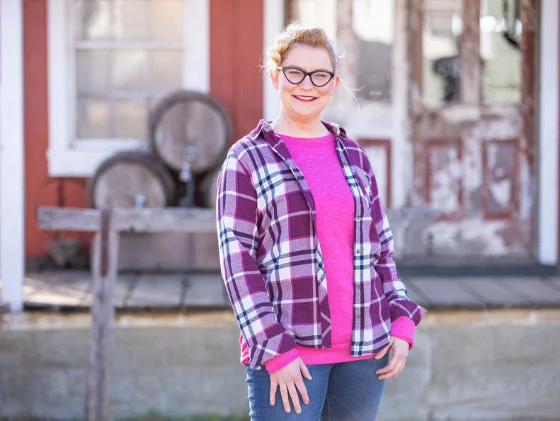 Contender Lu Holter, as seen on BBQ Brawl, Season 2.