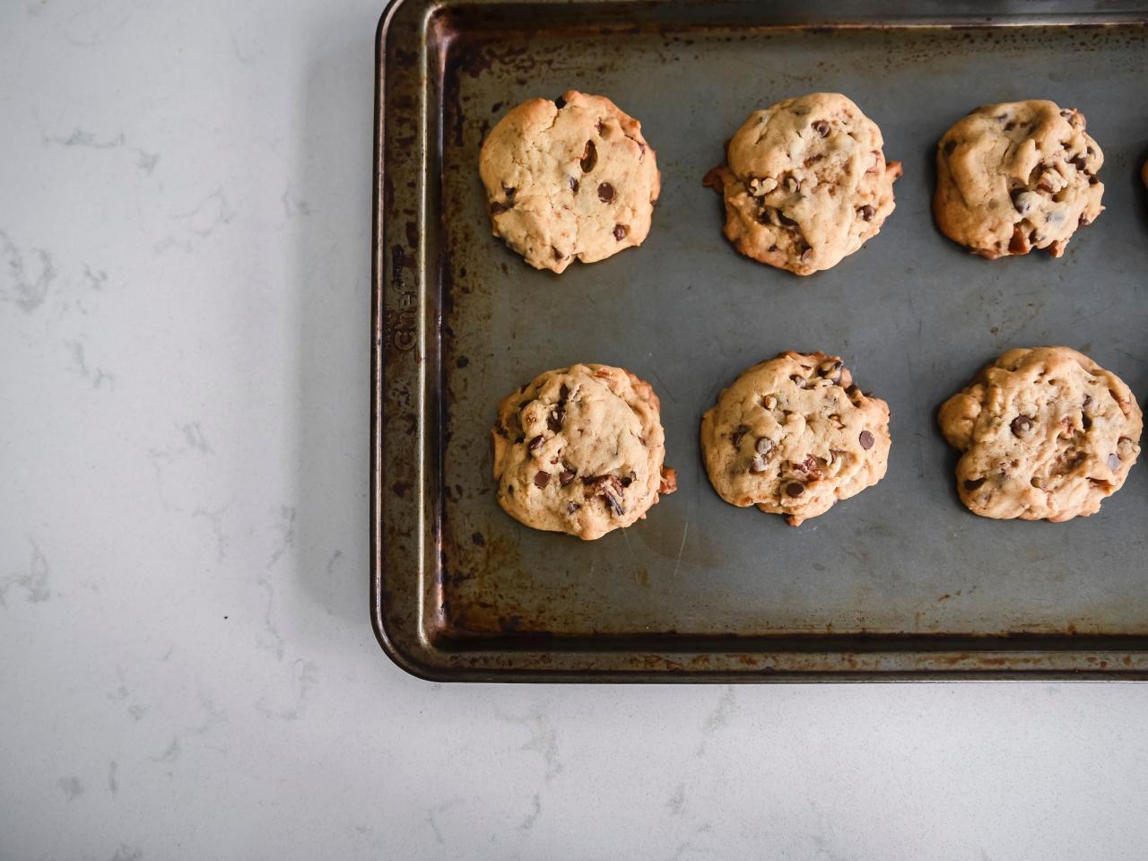 Why You Shouldn't Always Swap Silicone Mats For Parchment Paper
