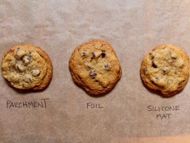 The Difference Between Parchment Paper, Aluminum Foil and Silpat ...