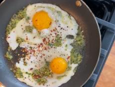 A recipe developer shares tips to know before trying pesto eggs.