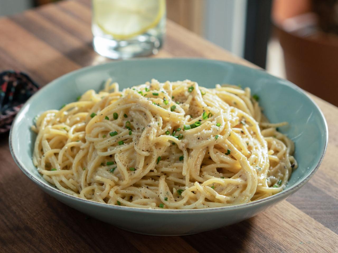 Lemony Cacio e Pepe Recipe, Valerie Bertinelli