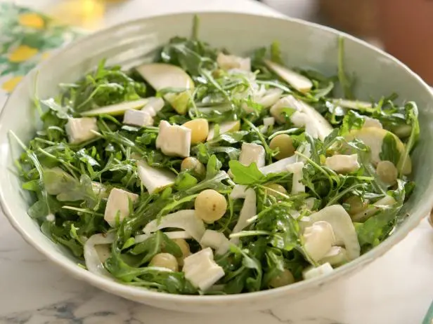 Arugula Salad with Quick-Pickled Grapes, Fennel, Pear and Brie Recipe | Valerie Bertinelli | Food Ne