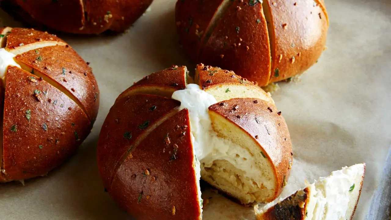 Korean Cream Cheese Garlic Bread
