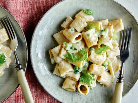 One-Pot Cheesy White Rigatoni with Peas for Two