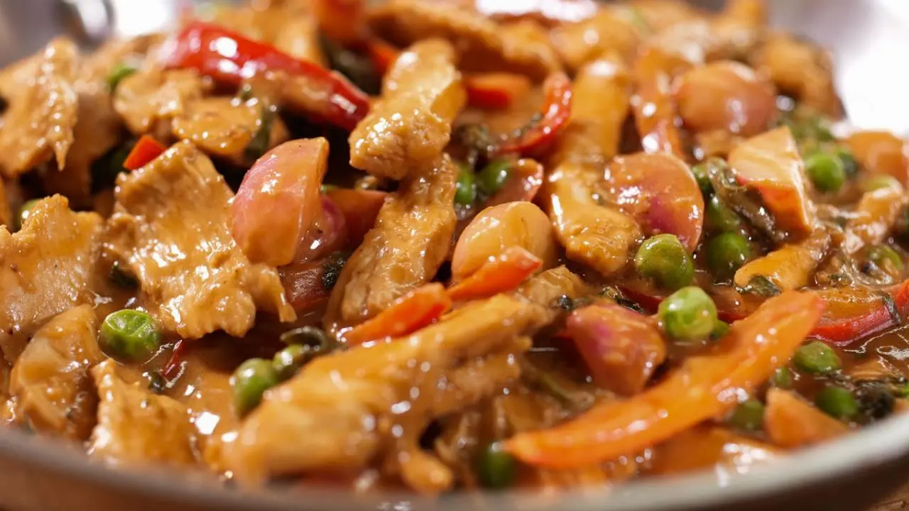 Chicken Stir-Fry with Spicy Peanut Sauce