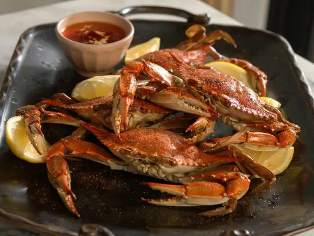Blue Crabs with Spicy Butter Recipe | Valerie Bertinelli | Food Network