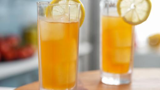 https://food.fnr.sndimg.com/content/dam/images/food/fullset/2021/08/10/KC2902_Spiked-Lemony-Iced-Tea_s4x3.jpg.rend.hgtvcom.511.288.suffix/1628627059103.jpeg