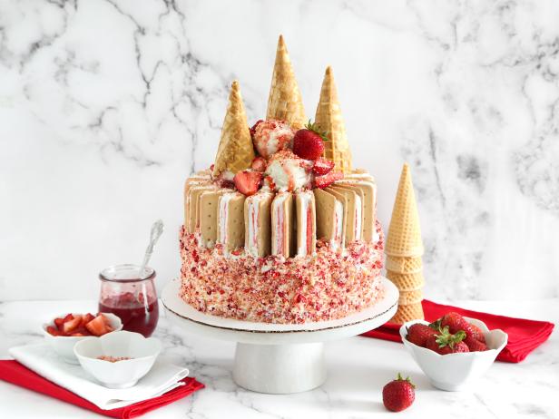 Strawberry Cream Cake | Cake + cream + strawberries = The prettiest spring  dessert! http://ow.ly/75Ff30jQ61U | By Martha Stewart | Facebook