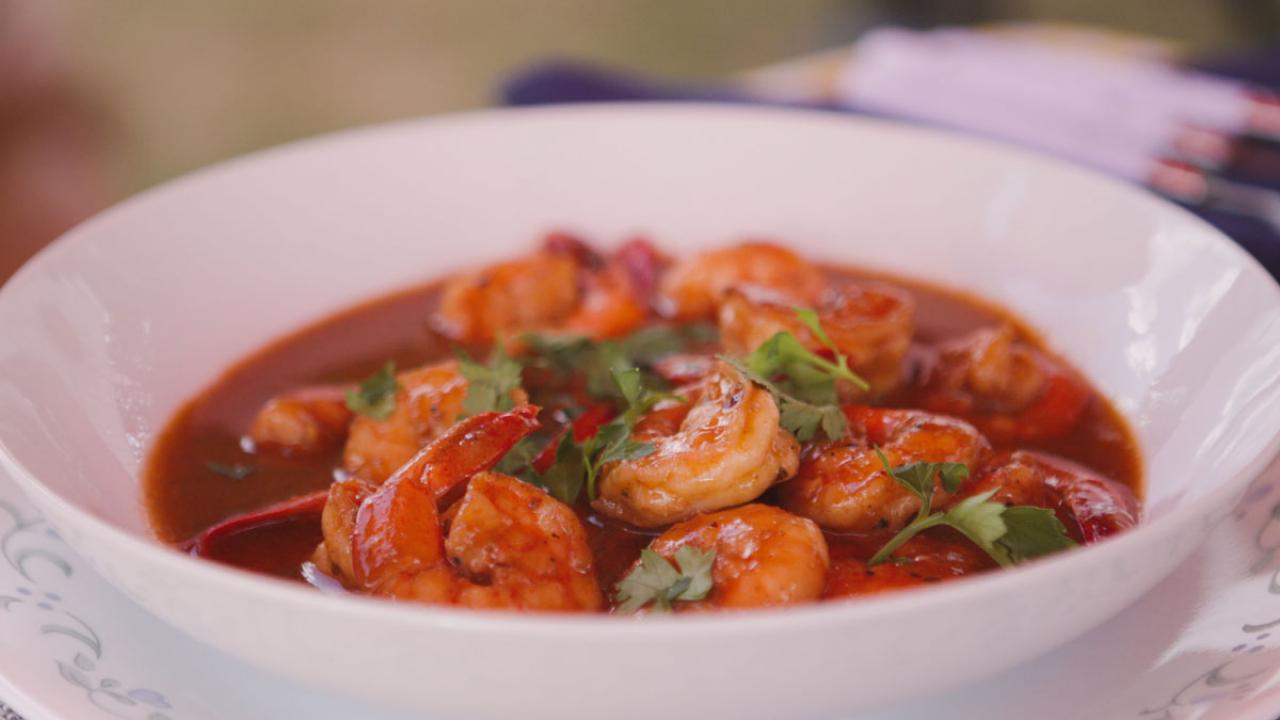 https://food.fnr.sndimg.com/content/dam/images/food/fullset/2021/08/19/QK507_BBQ-Shrimp_s4x3.jpg.rend.hgtvcom.1280.720.suffix/1629408625967.jpeg