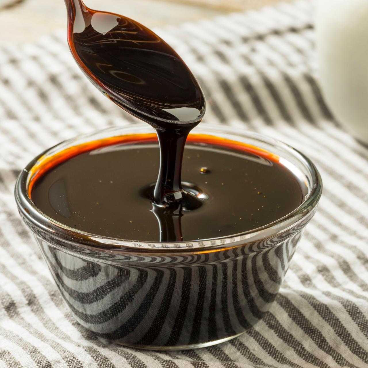 where does molasses come from