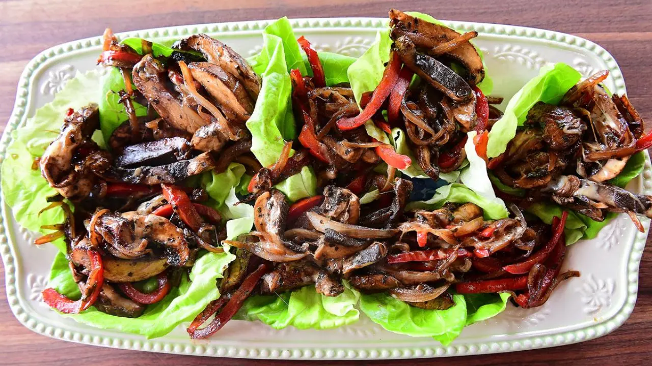 Mushroom "Cheesesteak" Lettuce Wraps