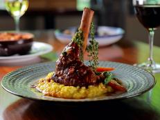 <p>In addition to its extensive wine menu (as every osteria should have), Matteo's Osteria has classic Italian fare such as salad, pizza and pasta with some vegan options.</p>