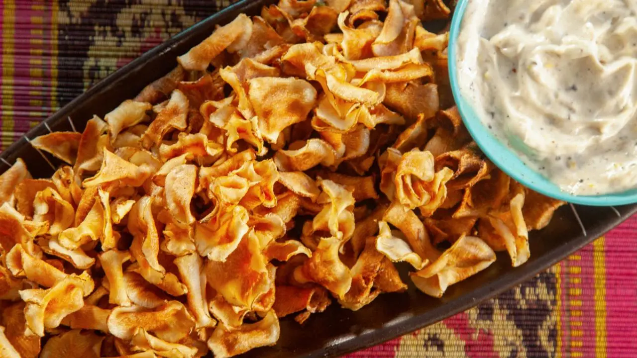 Crispy Sunchoke Chips with Lemon Pepper Aioli