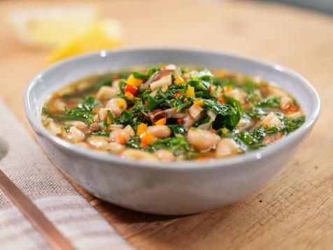 Sunny's Easy White Bean and Mushroom Soup