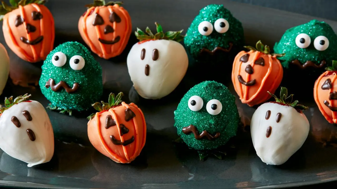 Spook Your Party with These 10 Easy Halloween Chocolate Covered Strawberries Ideas for 2025 – Make Them Now!