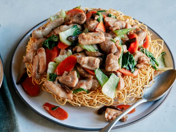 Crispy Pan-Fried Noodles with Chicken and Vegetables (Gai See Liang Mein Wong)