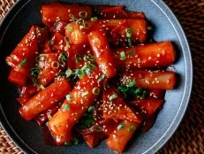 Tteokbokki with Cheesy Rice Paper Cakes