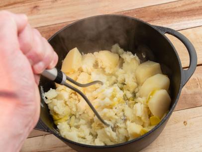 How to Make Mashed Potatoes Step by Step, Thanksgiving How-Tos :  Step-by-Step Turkey, Desserts & Side Dishes : Food Network