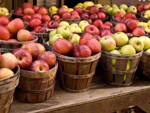 Baskets of apples in the Shenandoah Valley