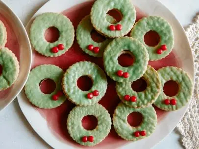 Linzer Doily Wreaths