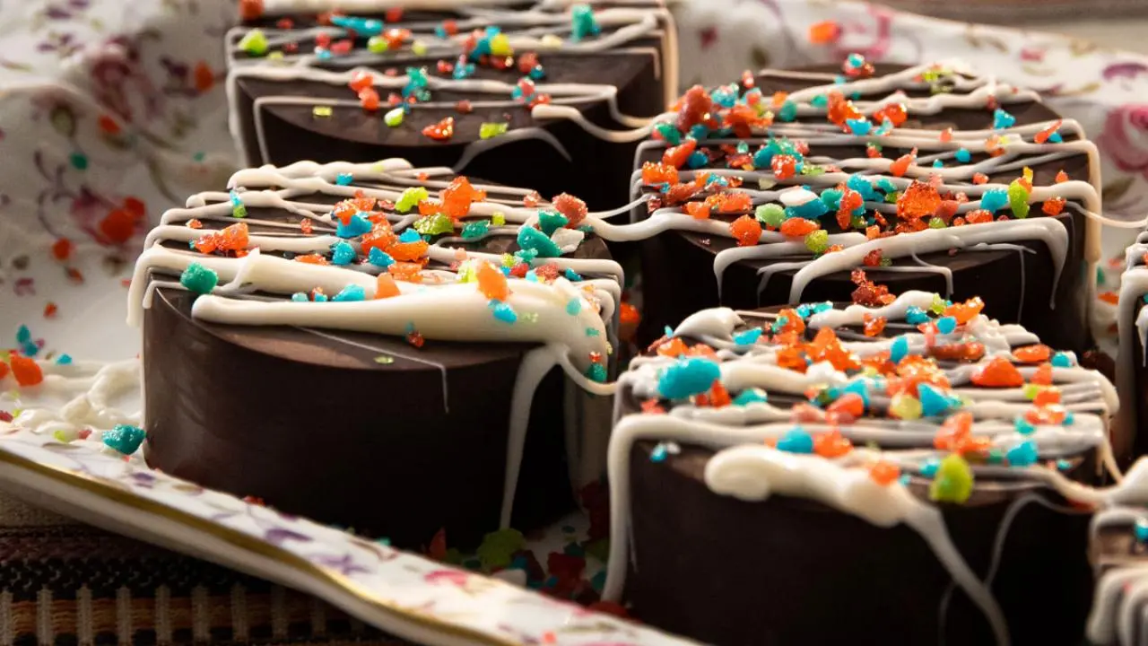 Chocolate Candy Bar Rounds