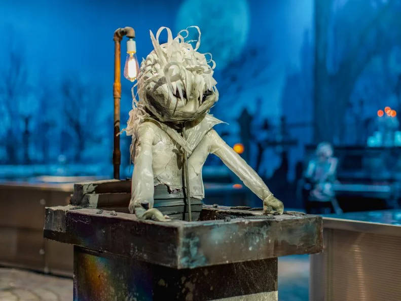 Team Tomb Shakers created a ghost girl bug collector who crawls out of the basement looking to build her insect collection, as seen on Halloween Wars, Season 11.