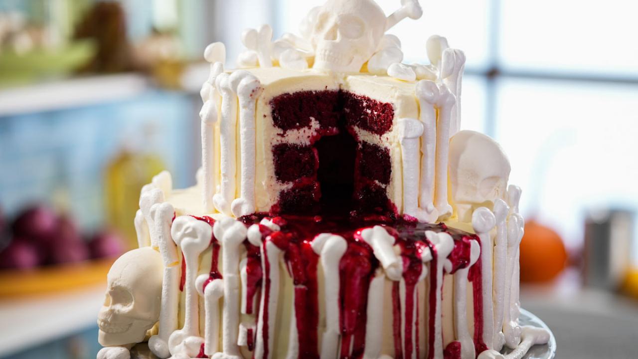 https://food.fnr.sndimg.com/content/dam/images/food/fullset/2021/10/13/KC2908_dead-velvet-cake_s4x3.jpg.rend.hgtvcom.1280.720.suffix/1634133018644.jpeg