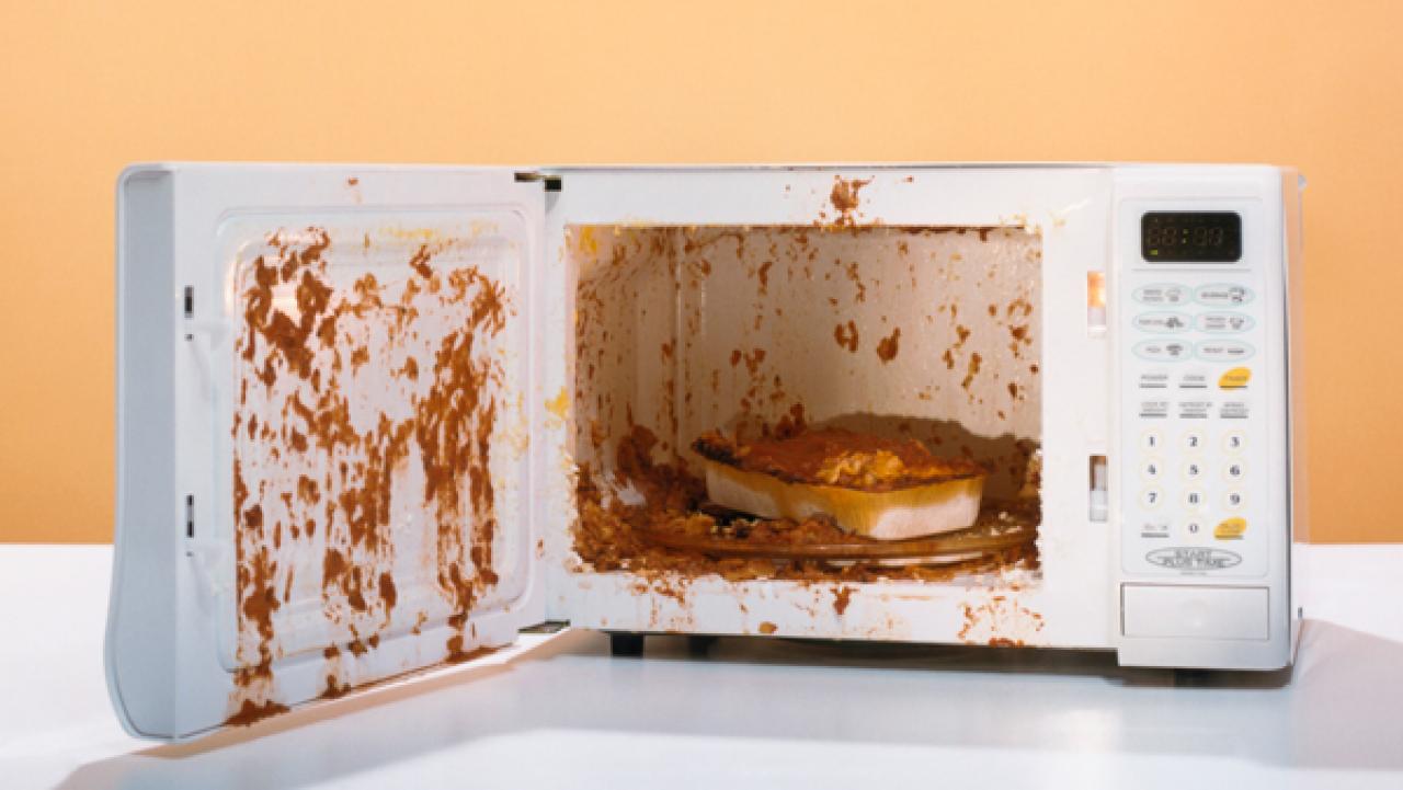 Things You Should Not Put in the Microwave, Cooking School