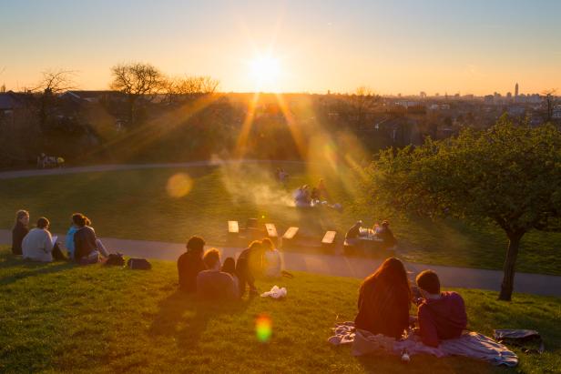 Sunsetting over Telegraph Hill Park, London, England
