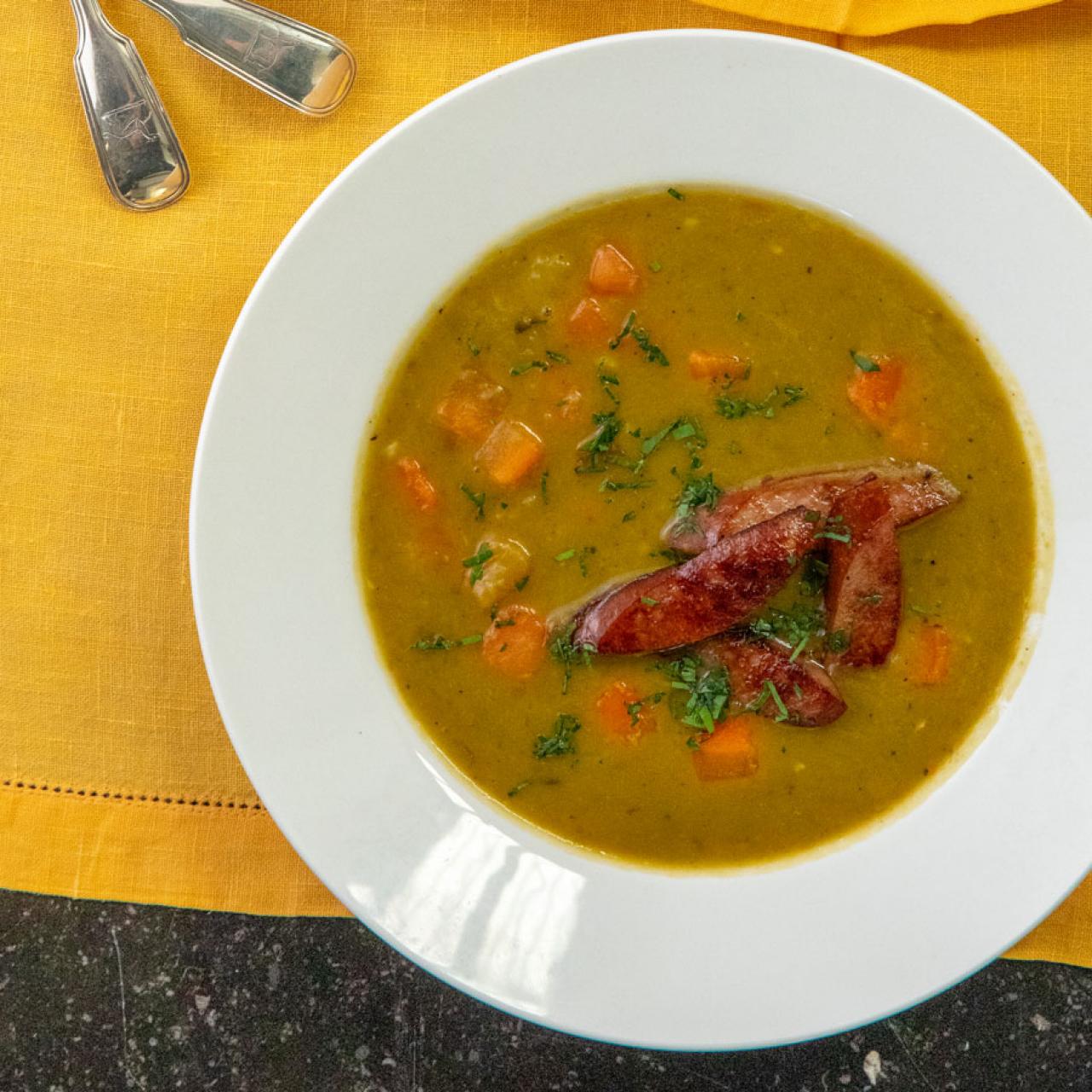 Easy Split Pea Soup - Mama Loves Food