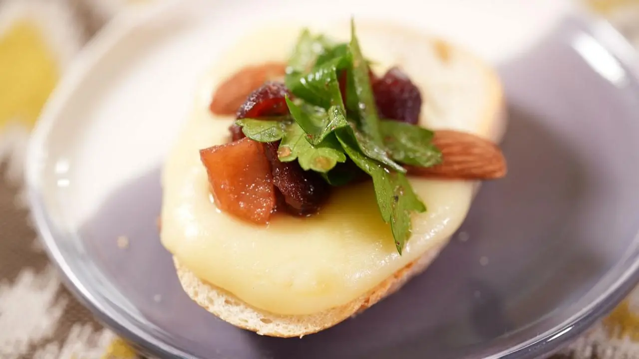 Baked Brie with a Cranberry Chutney and Toasted Almonds