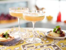 This apple cider margarita from Geoffrey Zakarian combines some of the best things about fall (warm baking spices and fresh-pressed apple cider from the orchard!) with a classic cocktail for a fun, new twist.
