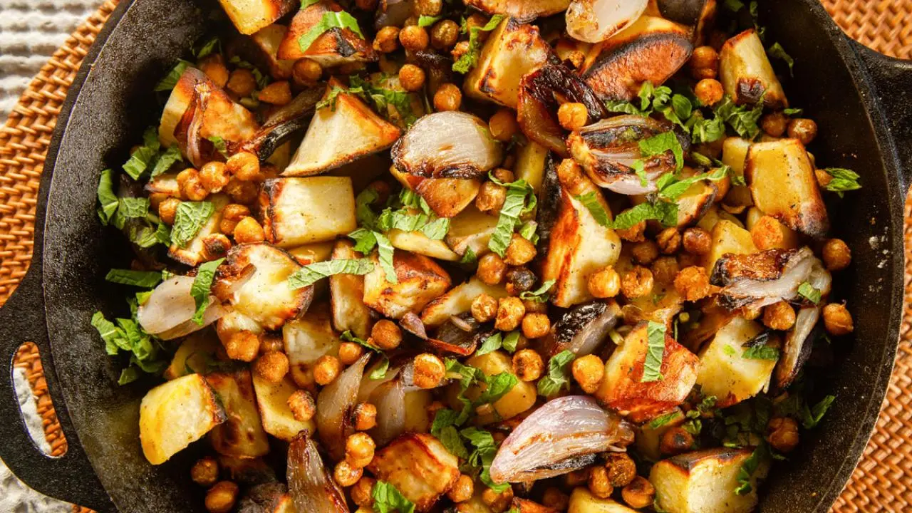 Roasted Sweet Potatoes with Crispy Chickpeas