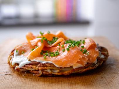 Potato cakes with smoked salmon & cream cheese recipe