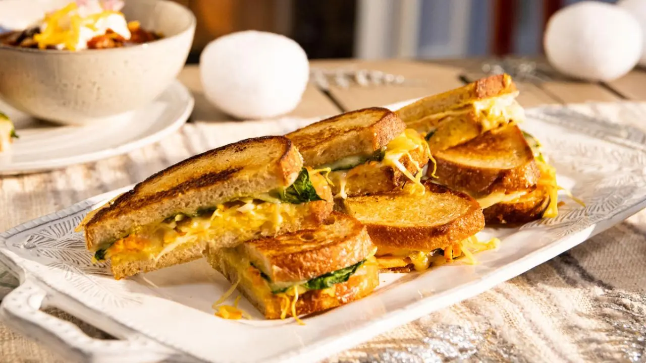 Grilled Cheesy Veggie Melts