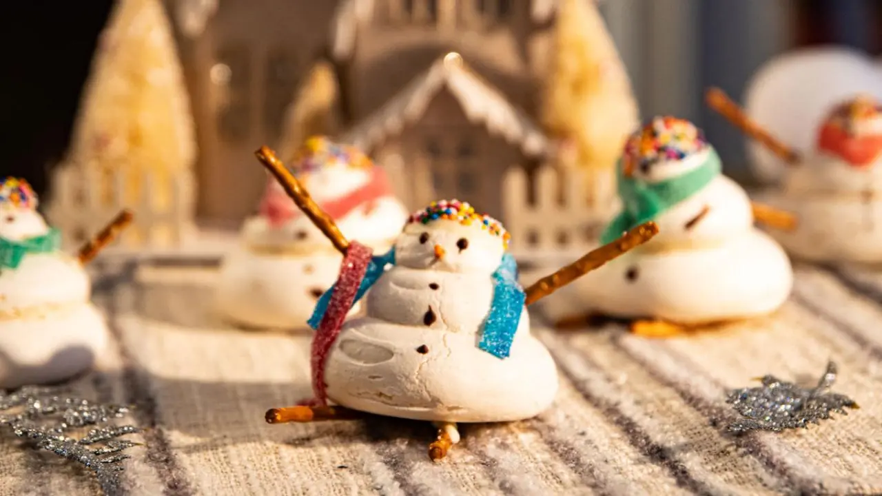 Meringue Snowwomen