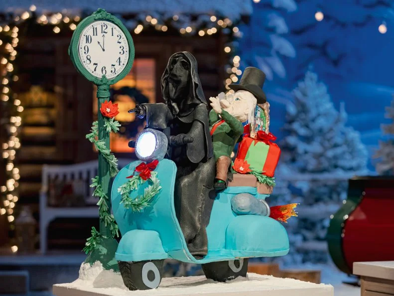 Justin McCarty, Jillian Hopke and Vanessa Greeley's round one cake "Yuletide Joyride", as seen on Holiday Wars, Season 3.