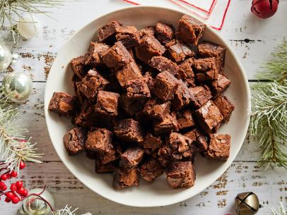 Description: Ree Drummond's Dark Chocolate Brownie Bites. Keywords: Unsweetened Chocolate, Unsweetened Cocoa Powder, Sugar, Vanilla Extract, Eggs, Semisweet Chocolate Chips.