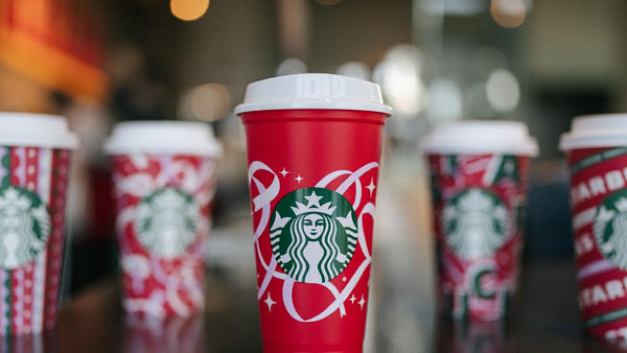 https://food.fnr.sndimg.com/content/dam/images/food/fullset/2021/11/16/Starbucks-Holiday-Cups-with-Reusable-Cup_s4x3.jpg.rend.hgtvcom.1280.720.suffix/1637101211928.jpeg