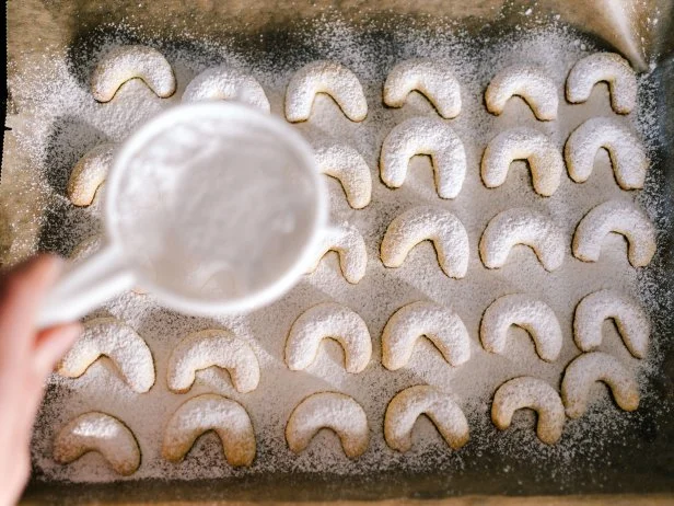 Powder Sugar on top to German Vanillekipferl