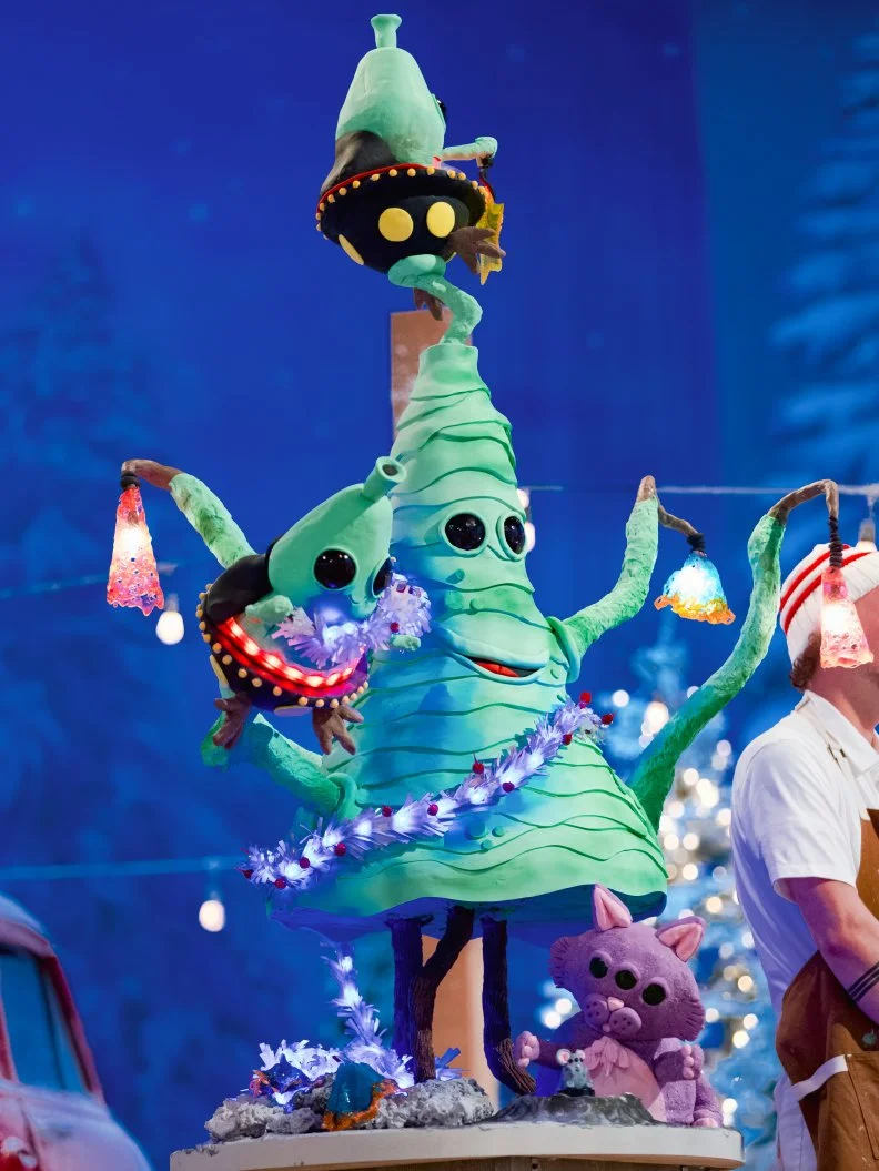 Team Bakers In Toyland's creation "Cosmic Cheer," as seen on Holiday Wars, Season 3.