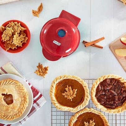 dash mini pie maker aqua