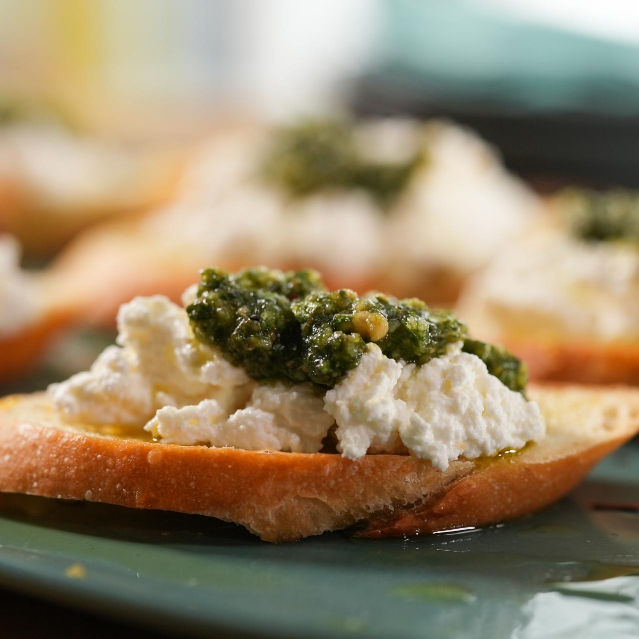 Ricotta & Pesto Tear & Share