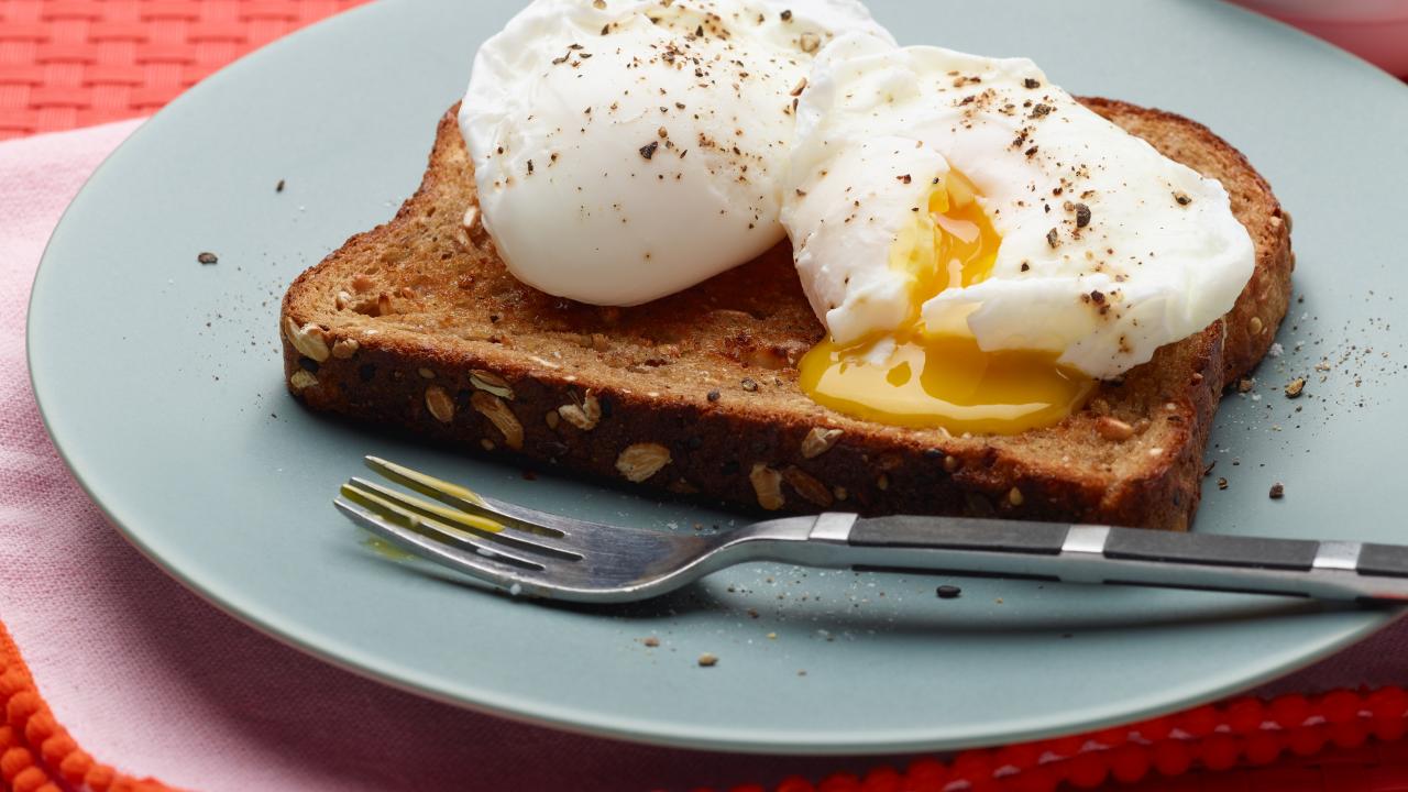 How to Poach Eggs, Cooking School