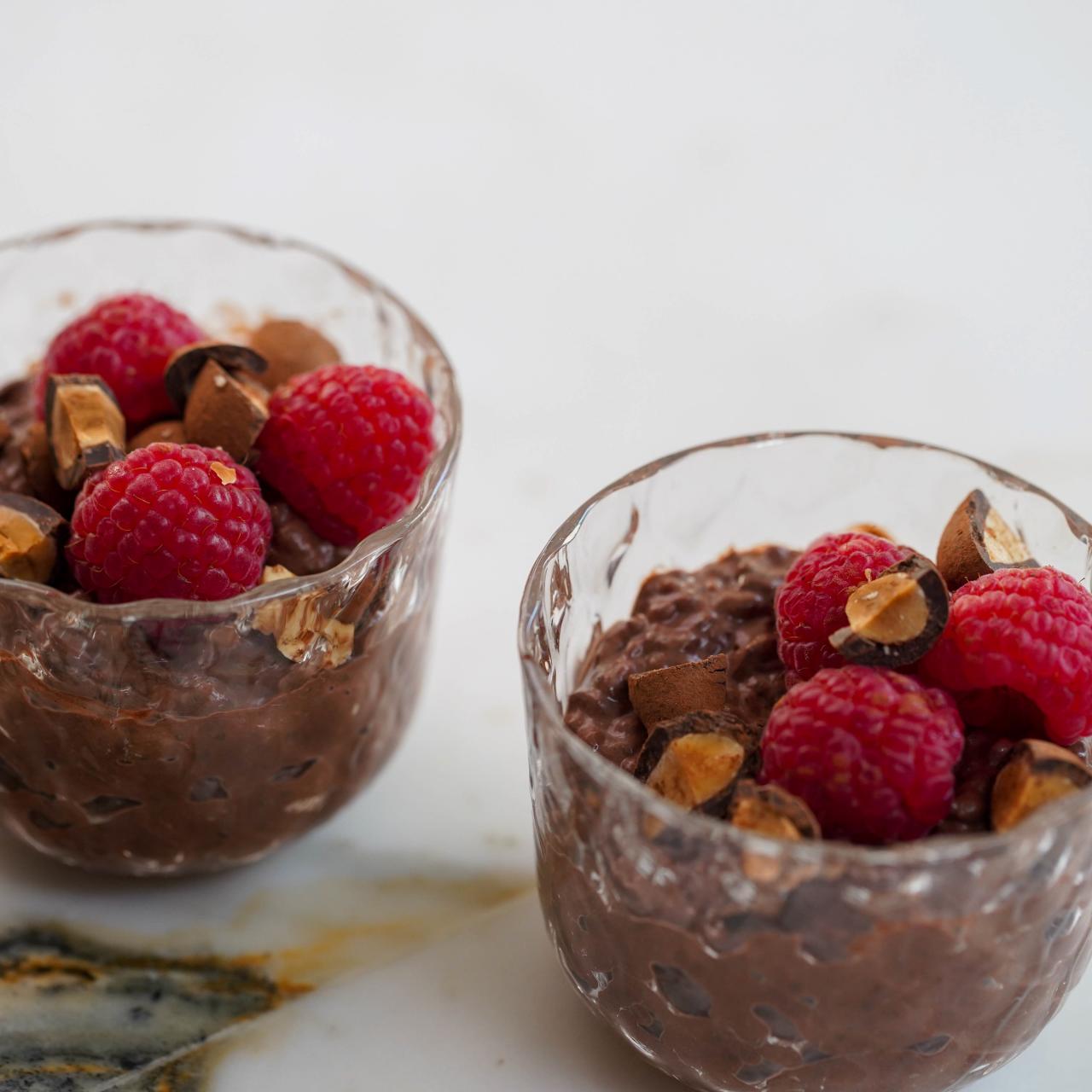 https://food.fnr.sndimg.com/content/dam/images/food/fullset/2022/01/11/0/HIUC103_giada-delaurentiis-no-cook-chocolate-coconut-budino_s4x3.jpg.rend.hgtvcom.1280.1280.suffix/1641930603230.jpeg