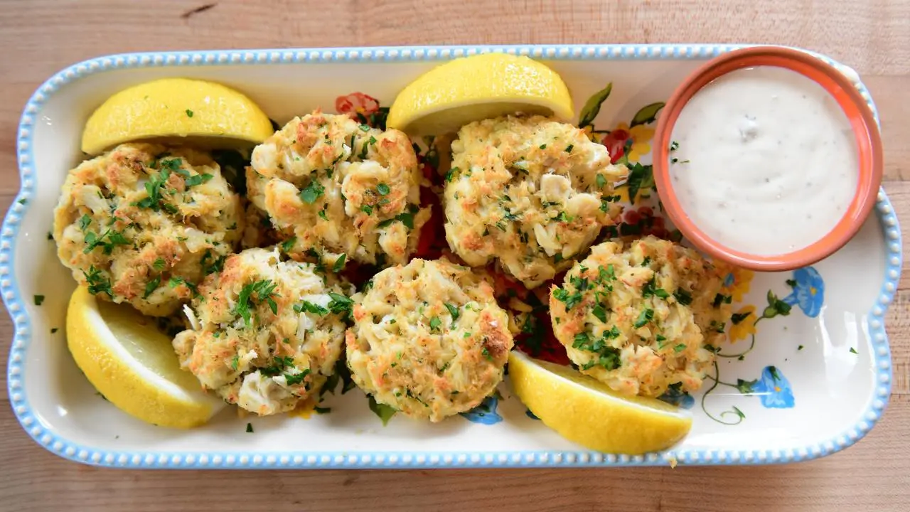 Crab Cakes and 5-Ingredient Remoulade