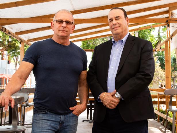 Restaurant Rivals Robert Irvine and Jon Taffer to Compete in Dinner-Takes-All Battle on New discovery+ Series